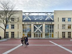 stedelijk-gymnasium-voorgevel